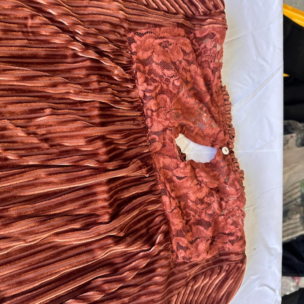 New blouse - Picture 3 of 5